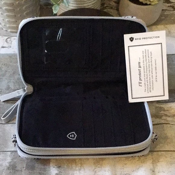 Vera Bradley Owl Print Crossbody Bag/Wristlet - Picture 3 of 7